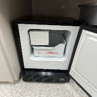 SPT Ice Maker image 0